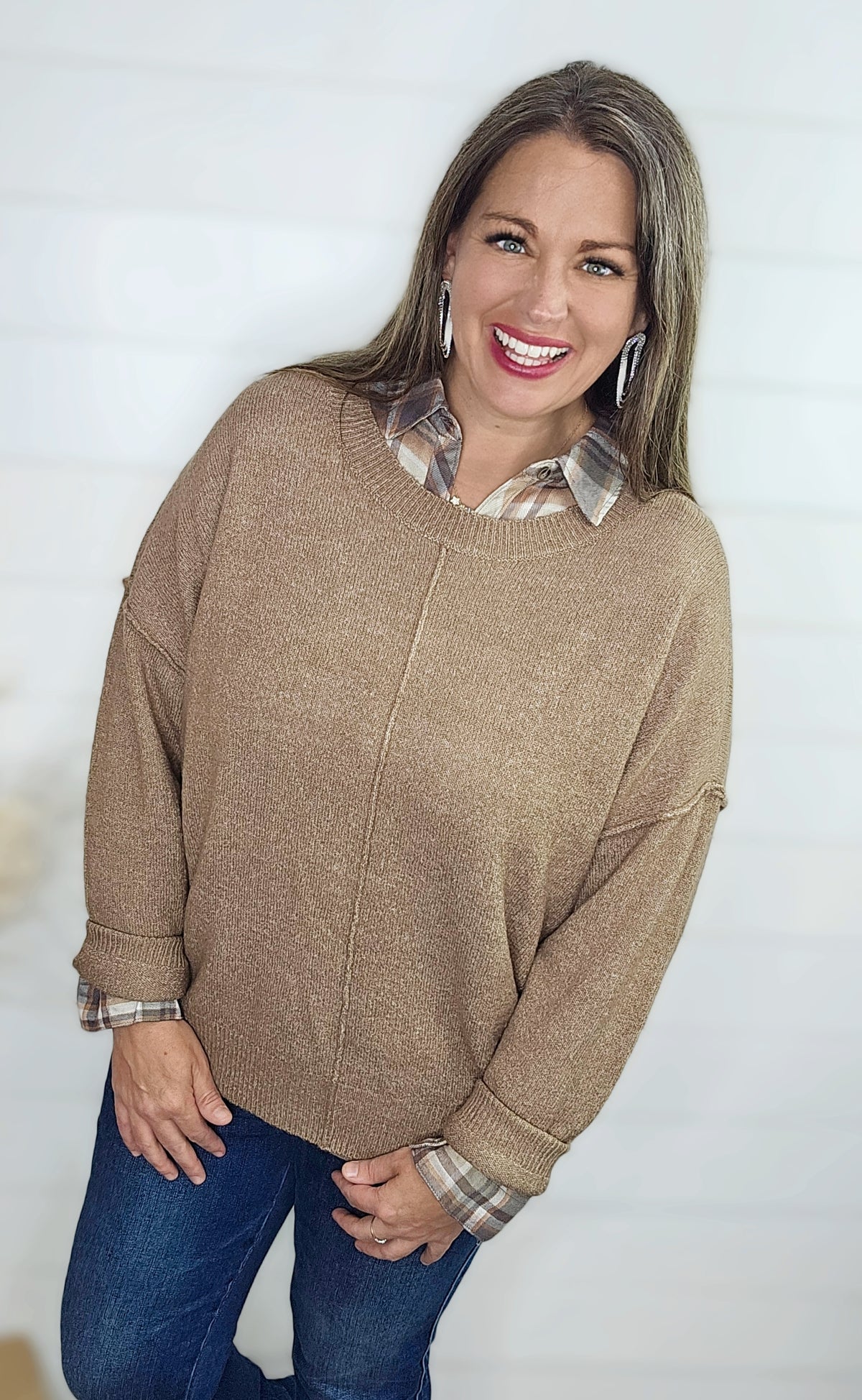 DARK TAUPE CENTER SEAM KNIT CREW NECK LIGHT WEIGHT SWEATER