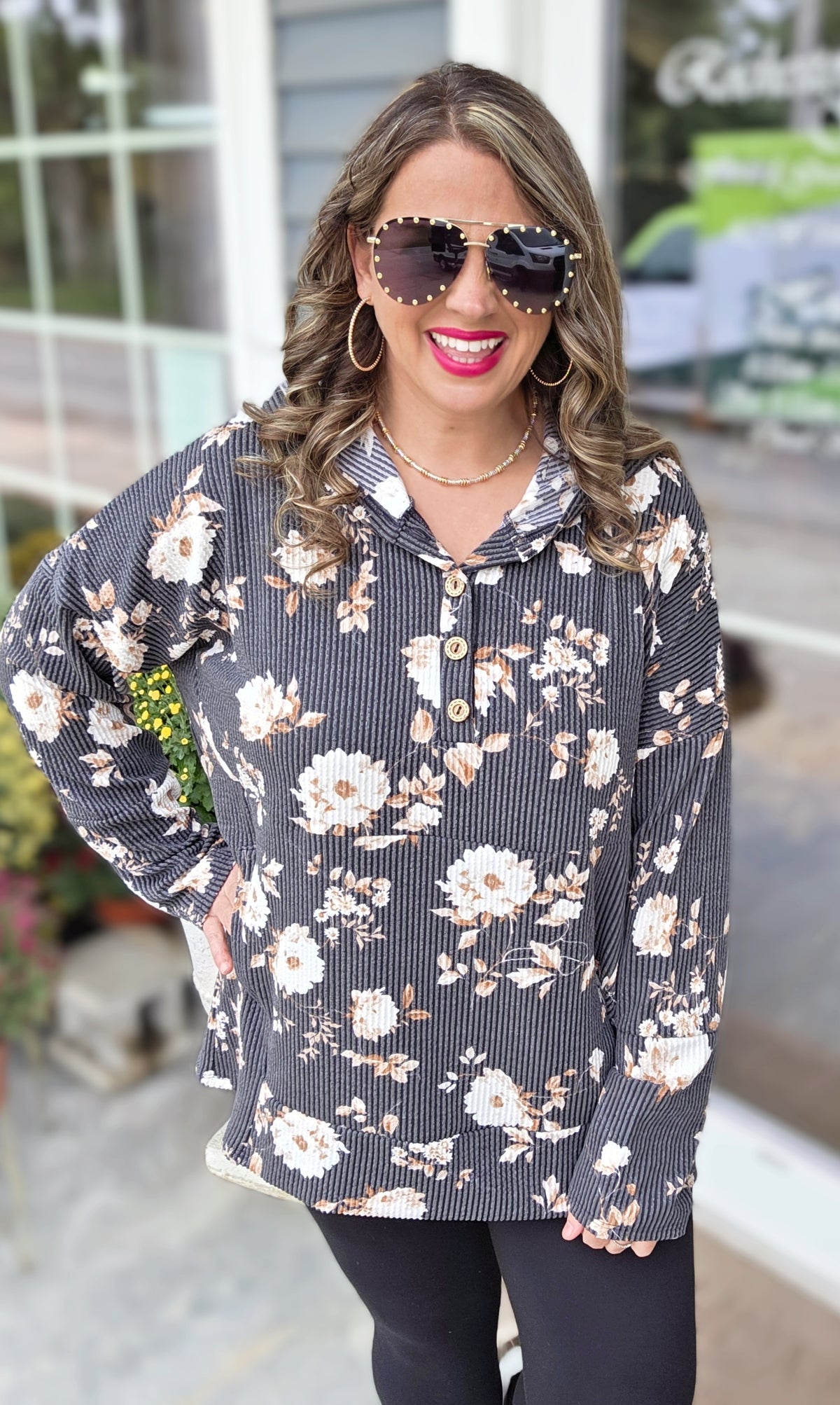 BLACK/FLORAL RAISED RIBBED OVERSIZED HOODED TOP