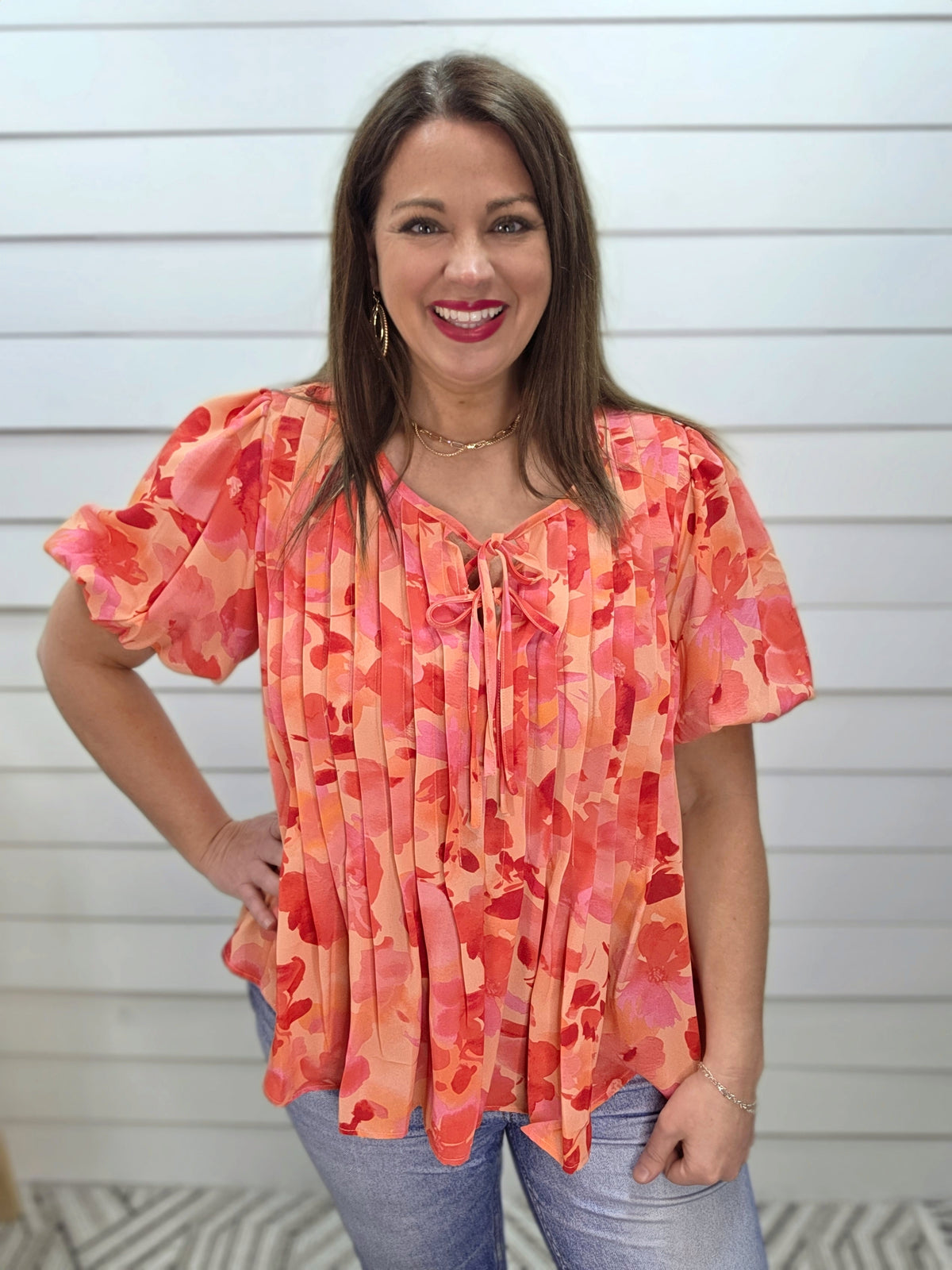 PEACH/CORAL FLORAL PLEATED WOVEN TOP