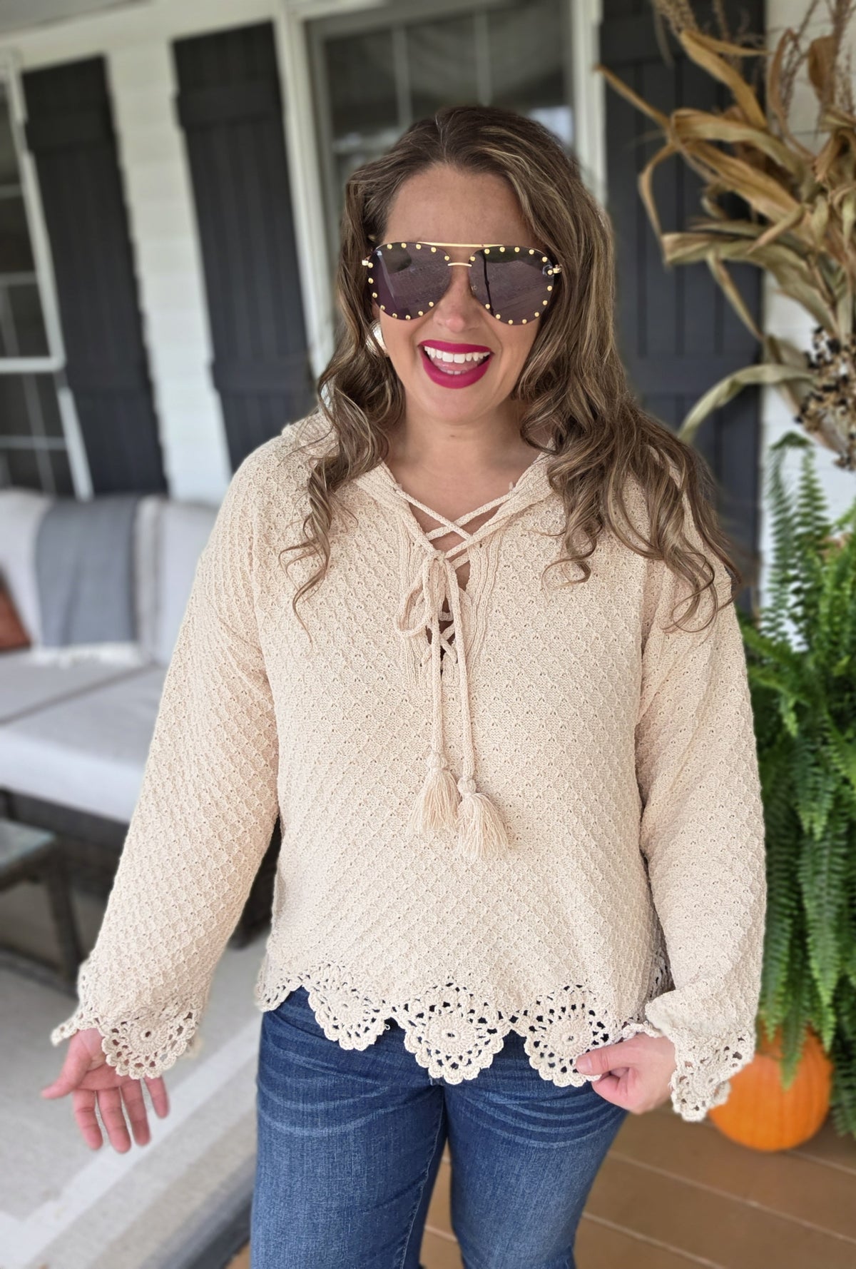 KHAKI TEXTURED SCALLOPED TRIM PULLOVER SWEATER