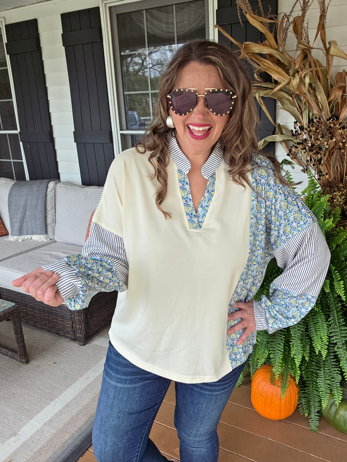 BEIGE FLORAL/STRIPED CONTRAST FRENCH TERRY V NECK TOP