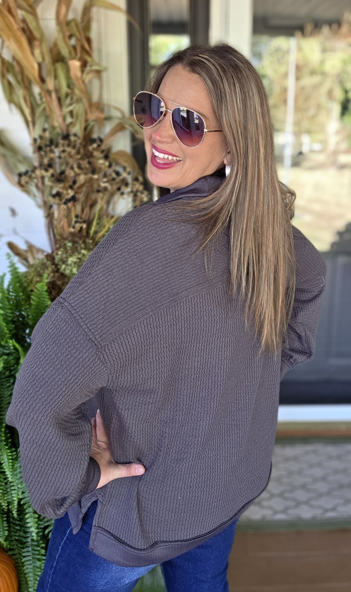 CHARCOAL TEXTURE QUARTER ZIP PULLOVER