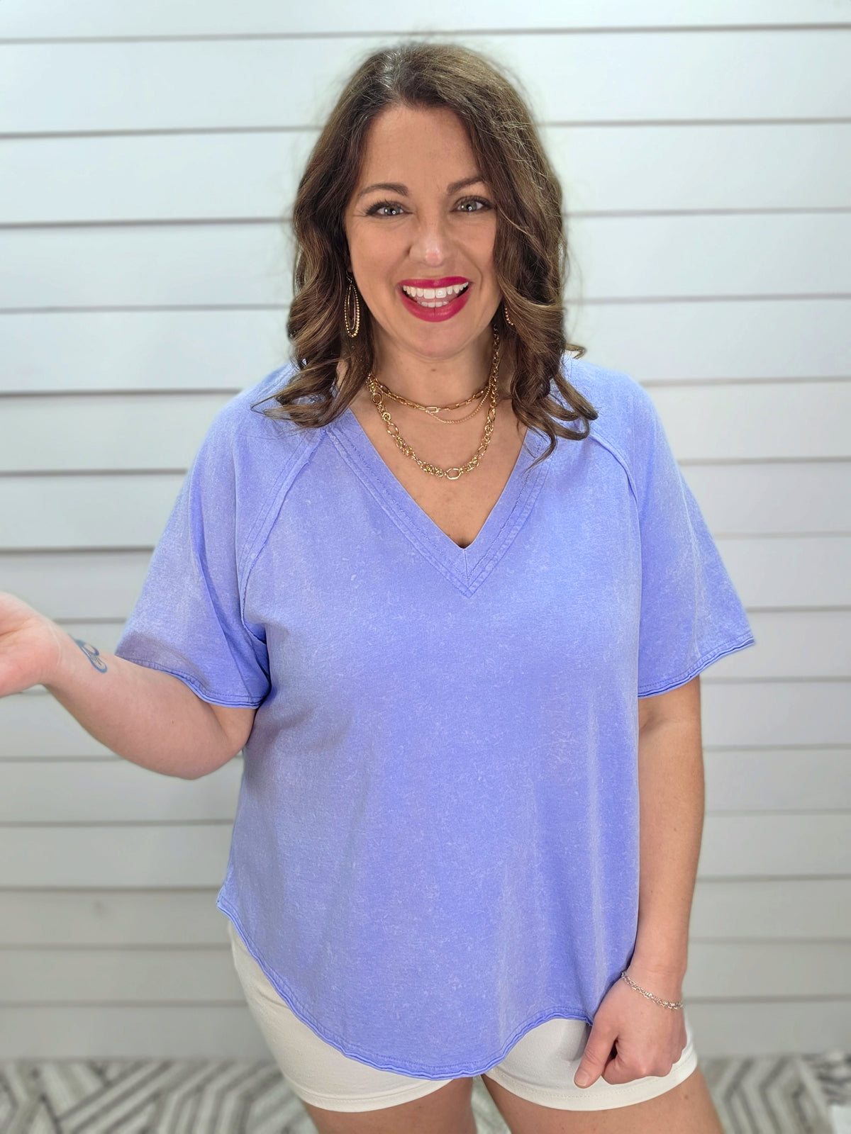 BLUE MINERAL WASH COTTON V NECK BOYFRIEND TOP
