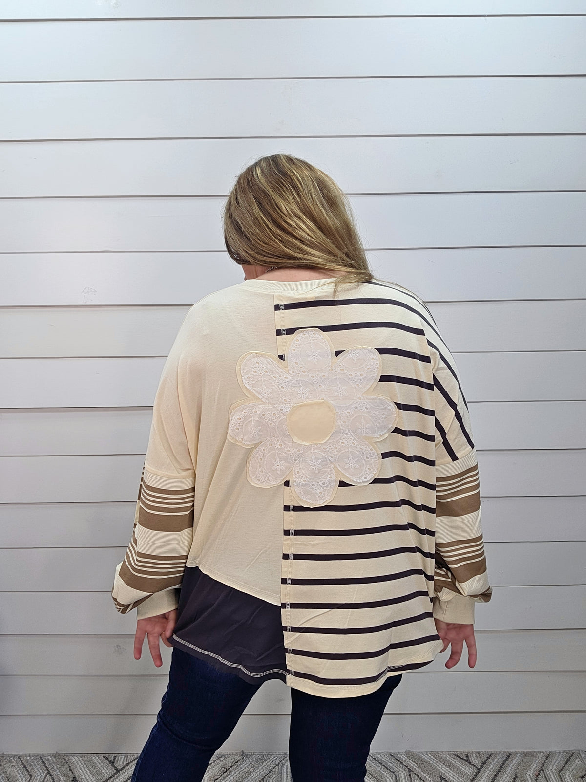 BROWN STRIPED CONTRAST KNIT TOP W/ CROCHET FLORAL DETAIL