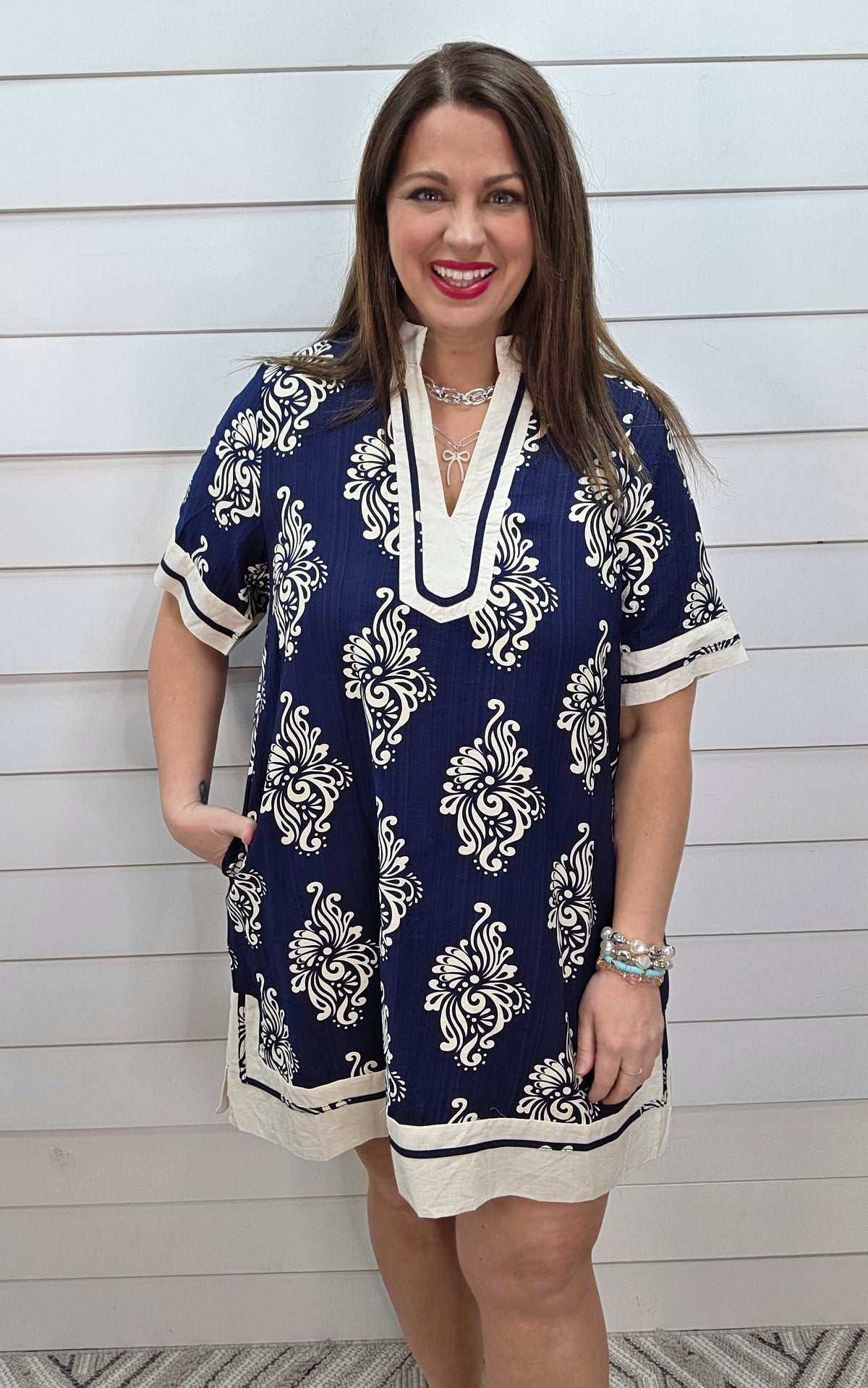 NAVY/CREAM ABSTRACT PRINT V NECK DRESS