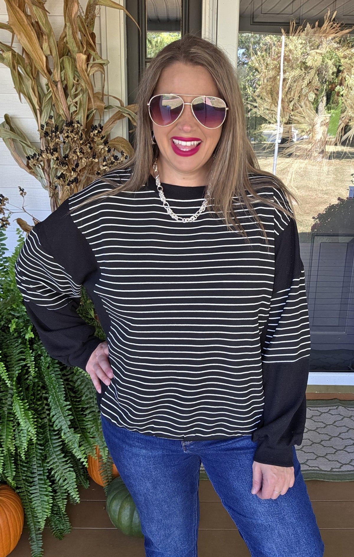 BLACK/WHITE STRIPED CONTRAST KNIT TOP