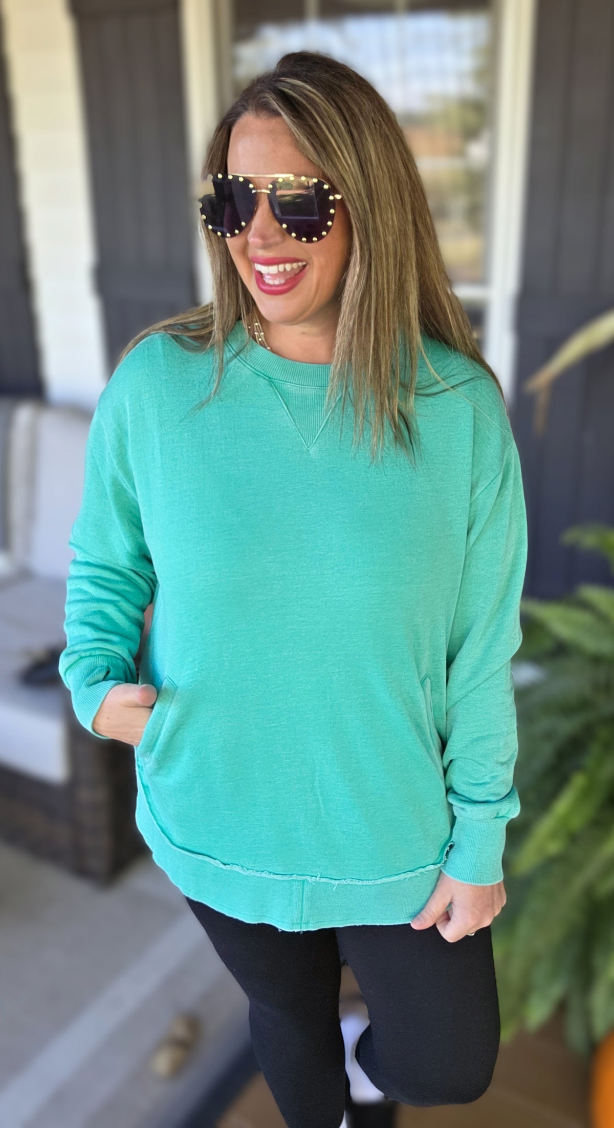 TEAL GREEN CURVED HEM PULLOVER W/ POCKETS
