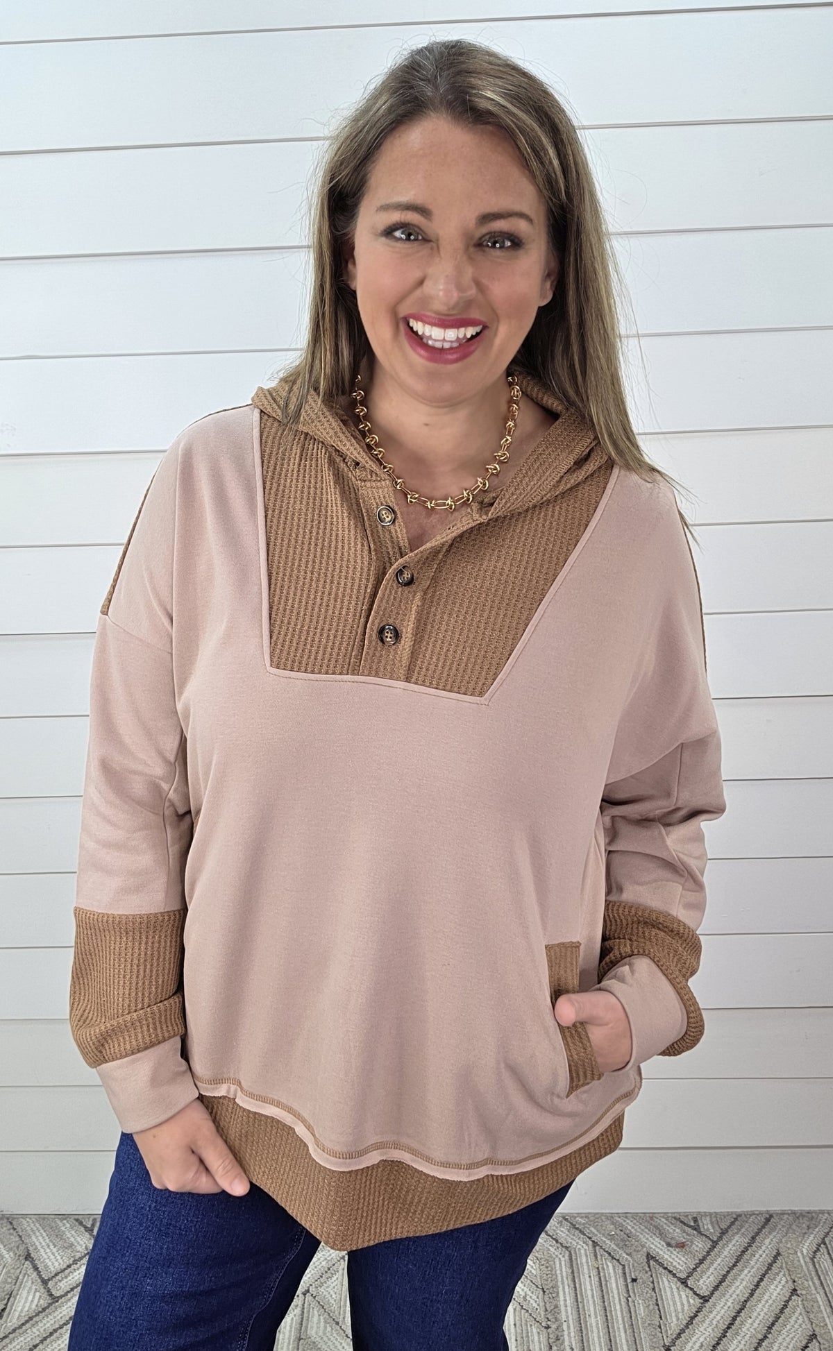 TAUPE WAFFLE CONTRST BUTTON HOODED KNIT TOP W/ POCKETS