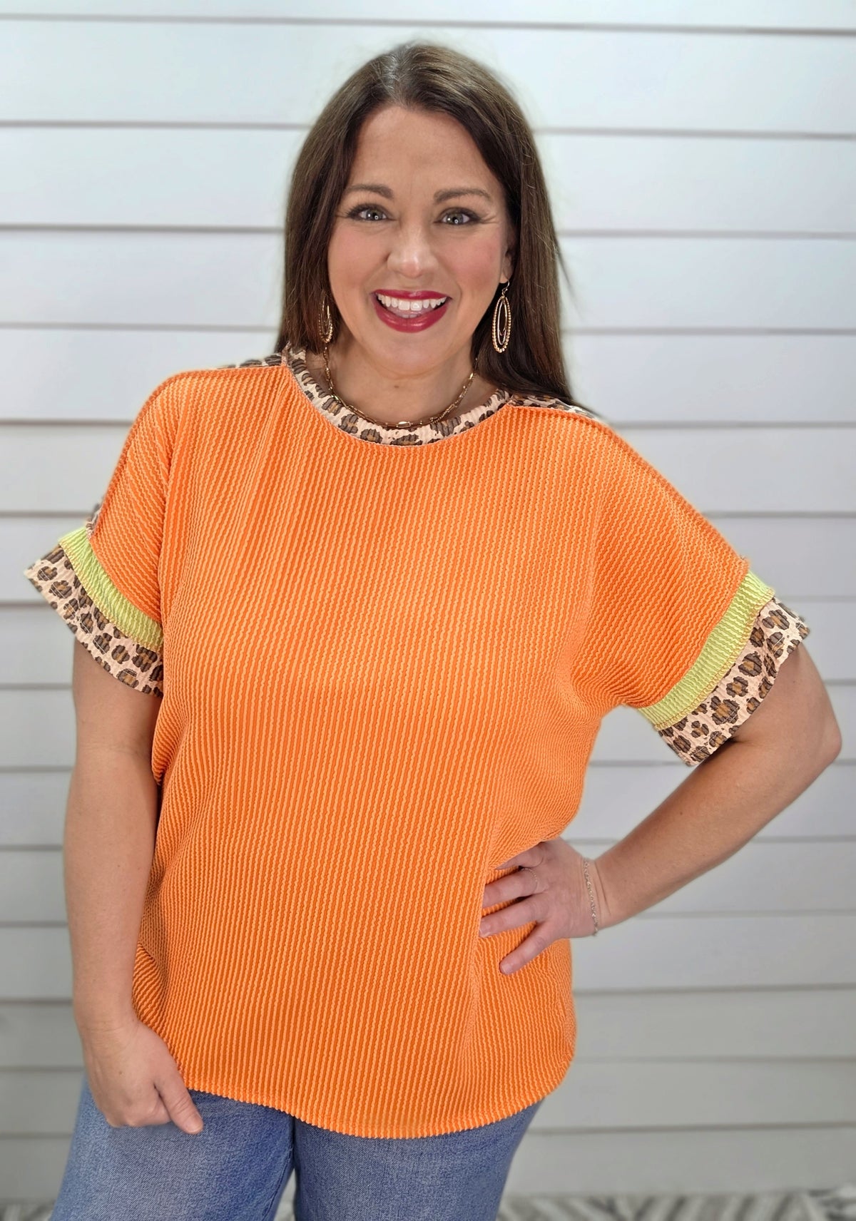 ORANGE RAISED RIBBED ANIMAL TRIM KNIT TOP