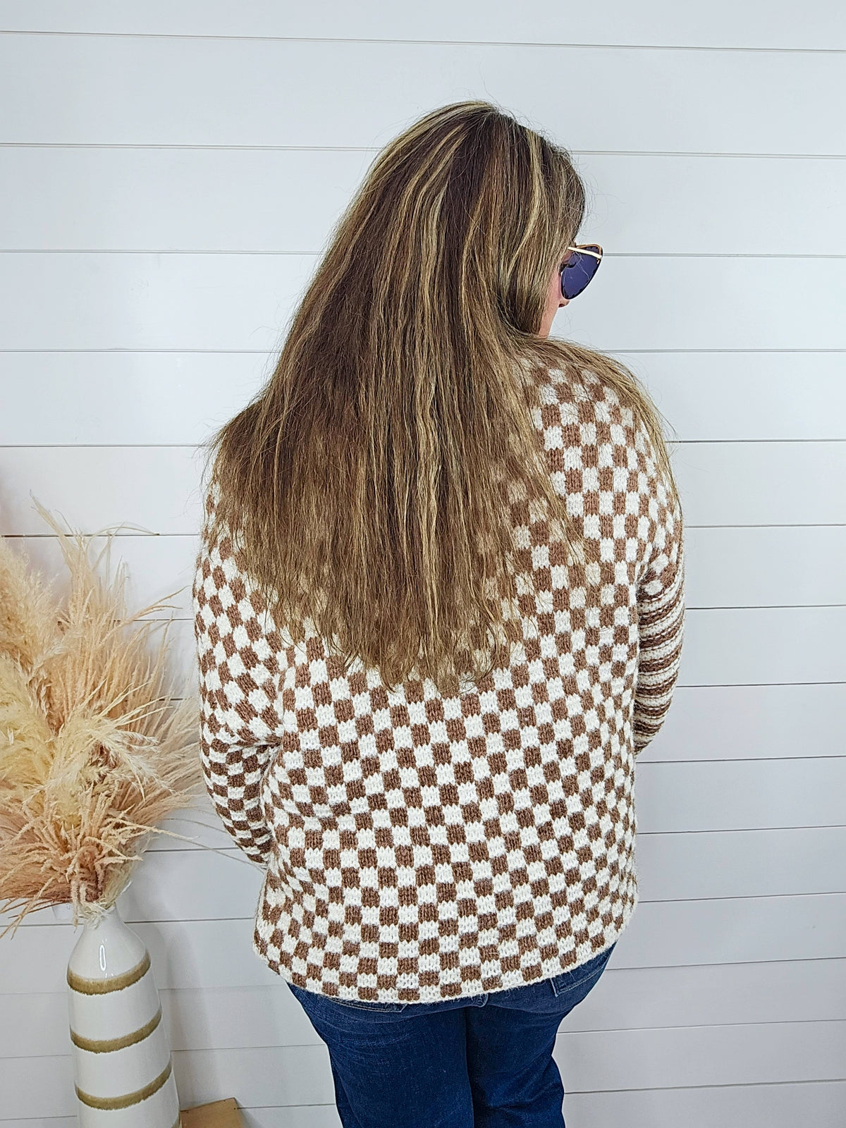 MOCHA CHECKERED CREW NECK SWEATER