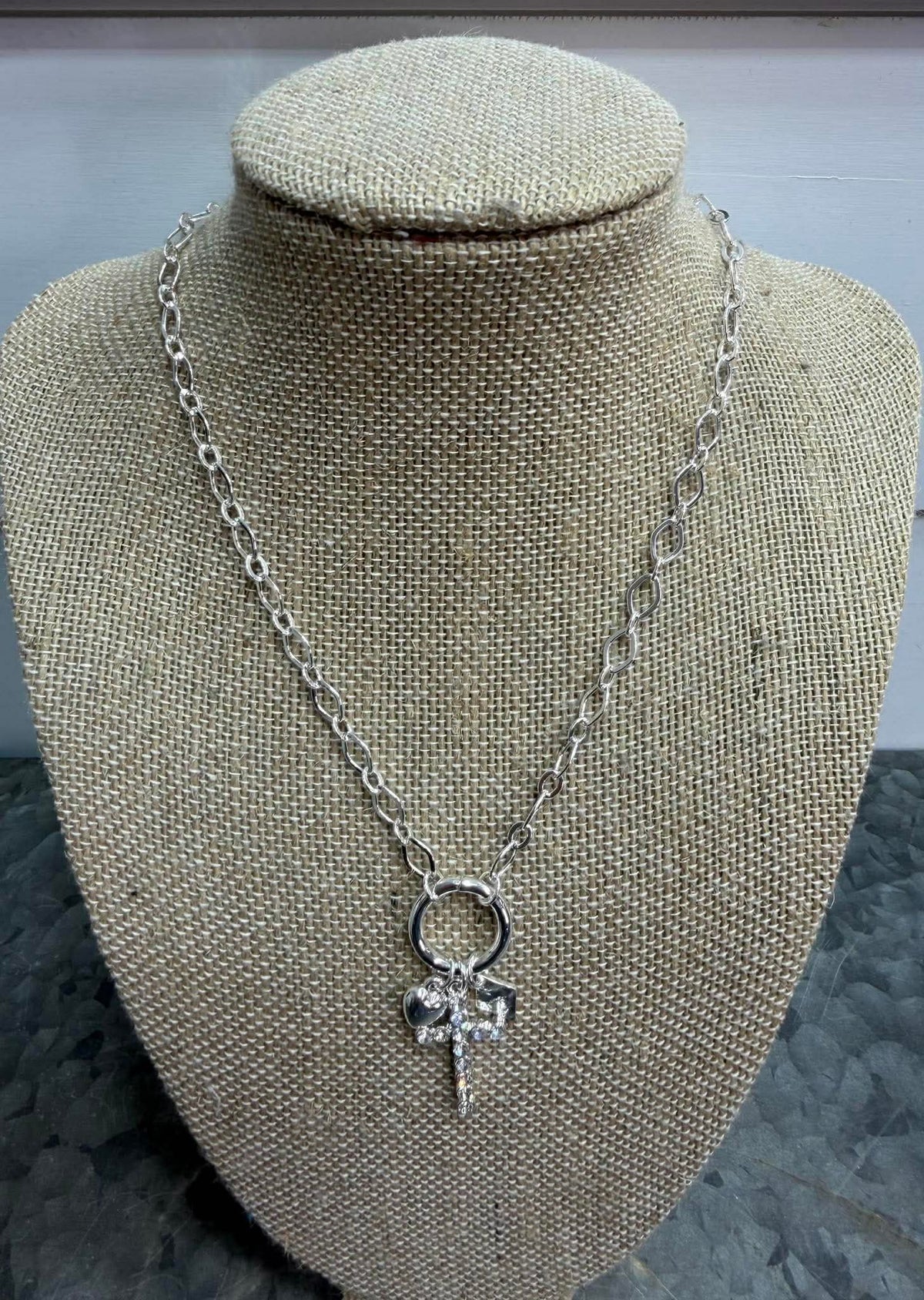 SILVER CHAIN W. RHINESTONE STUDDED CROSS