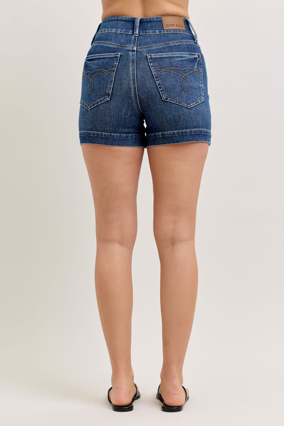 JUDY BLUE TUMMY CONTROL DOUBLE BUTTON MID LENGTH SHORTS