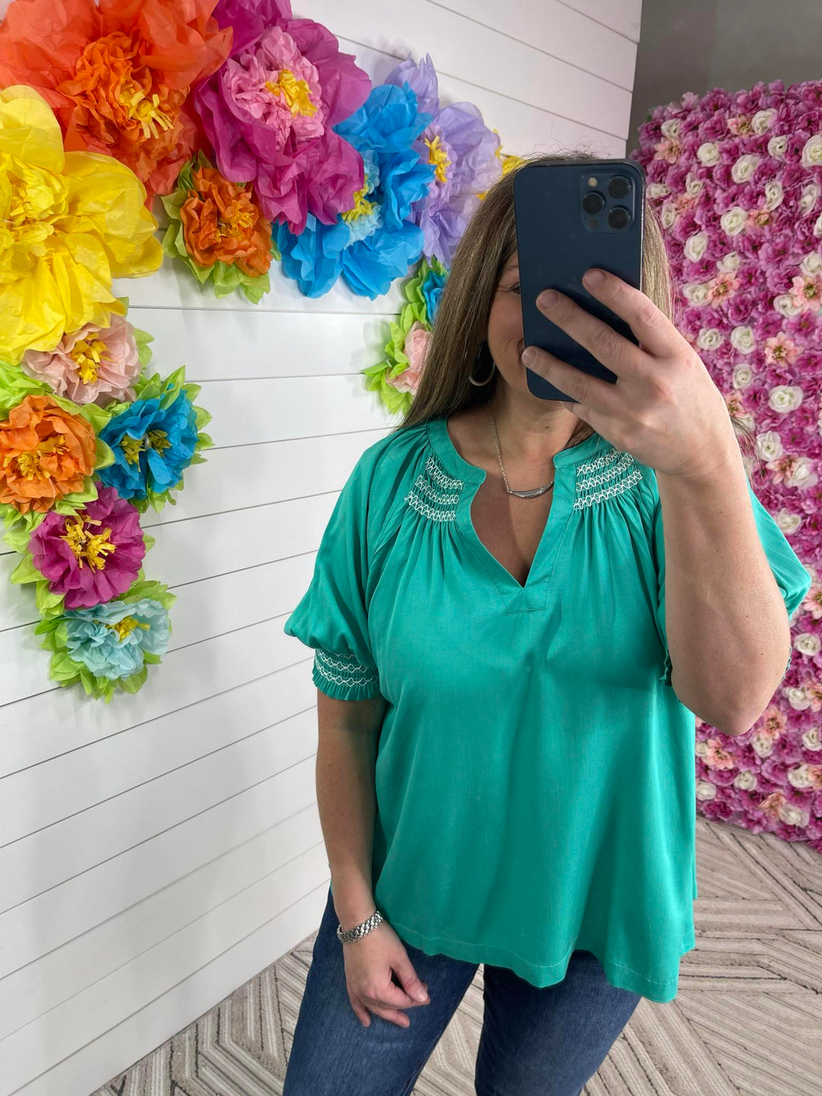 JADE SHORT SLEEVE SPLIT V-NECK TOP