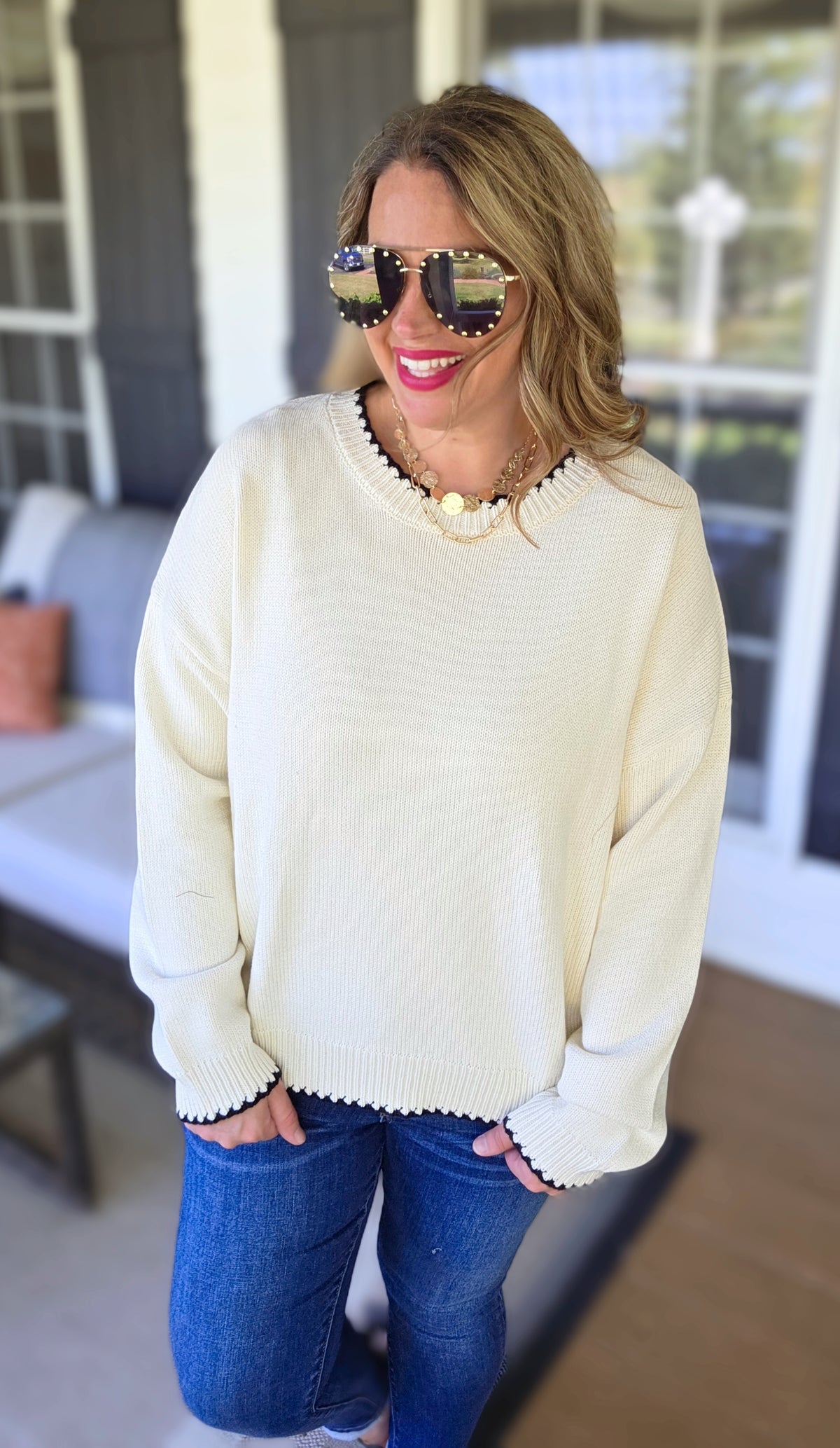 CREAM/BLACK STITCH PULLOVER SWEATER