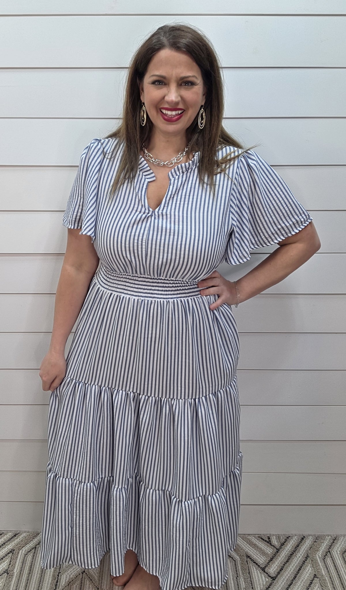 IVORY/NAVY VERTICAL STRIPED ELASTIC WAIST V NECK DRESS