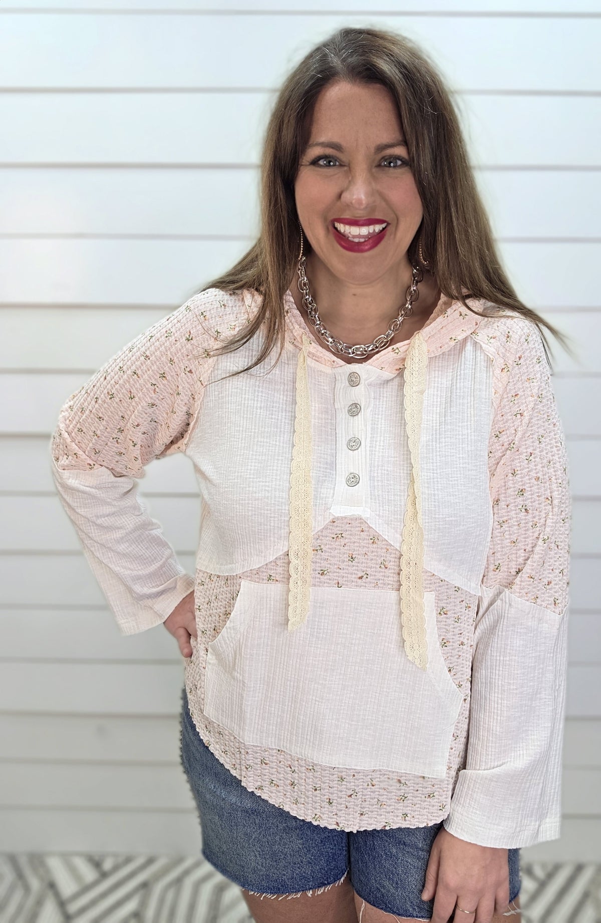 POL BLUSH/OFF WHITE FLORAL LIGHT WEIGHT HOODED TOP