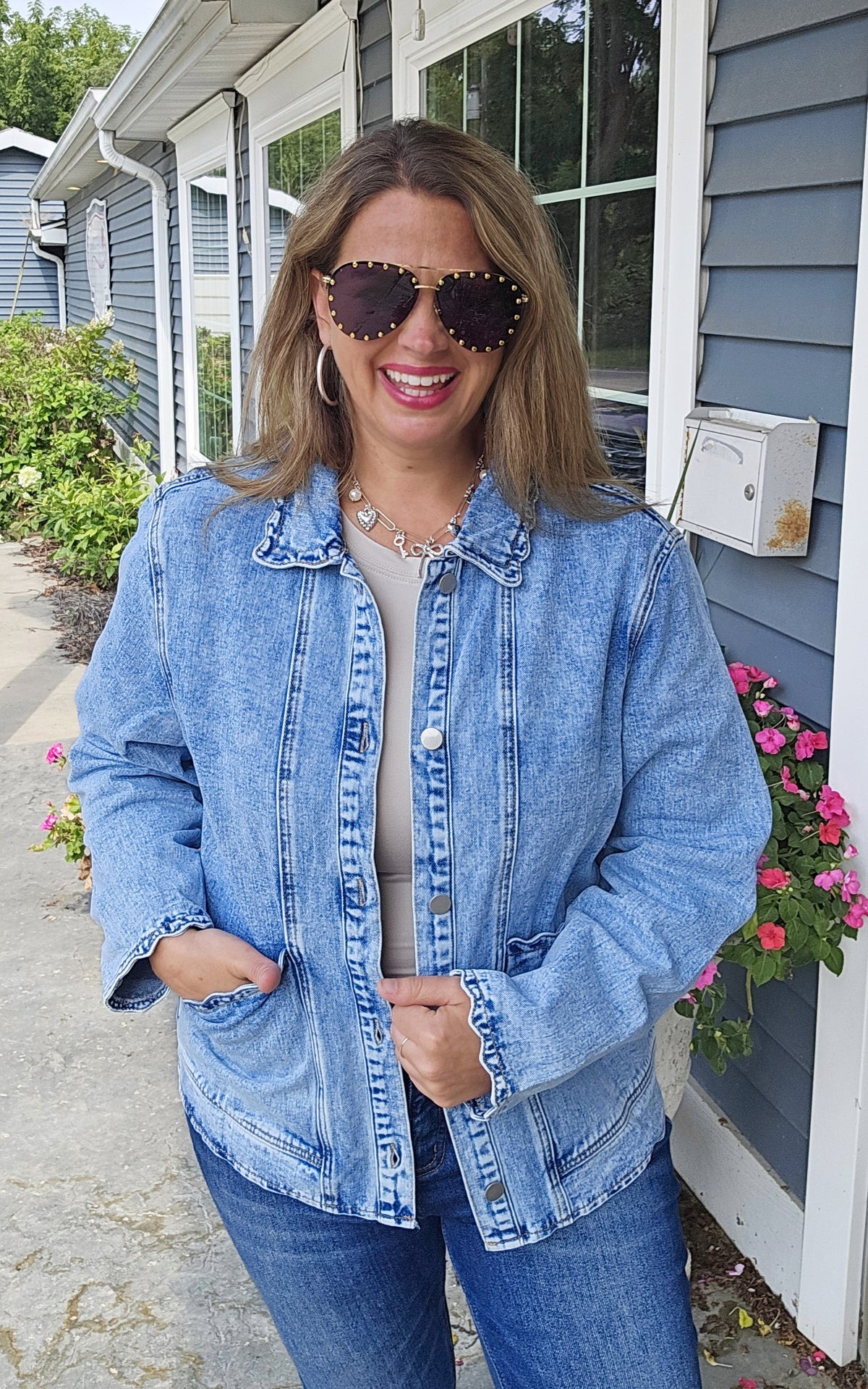 DENIM SCALLOPED TRIM BUTTON UP JACKET