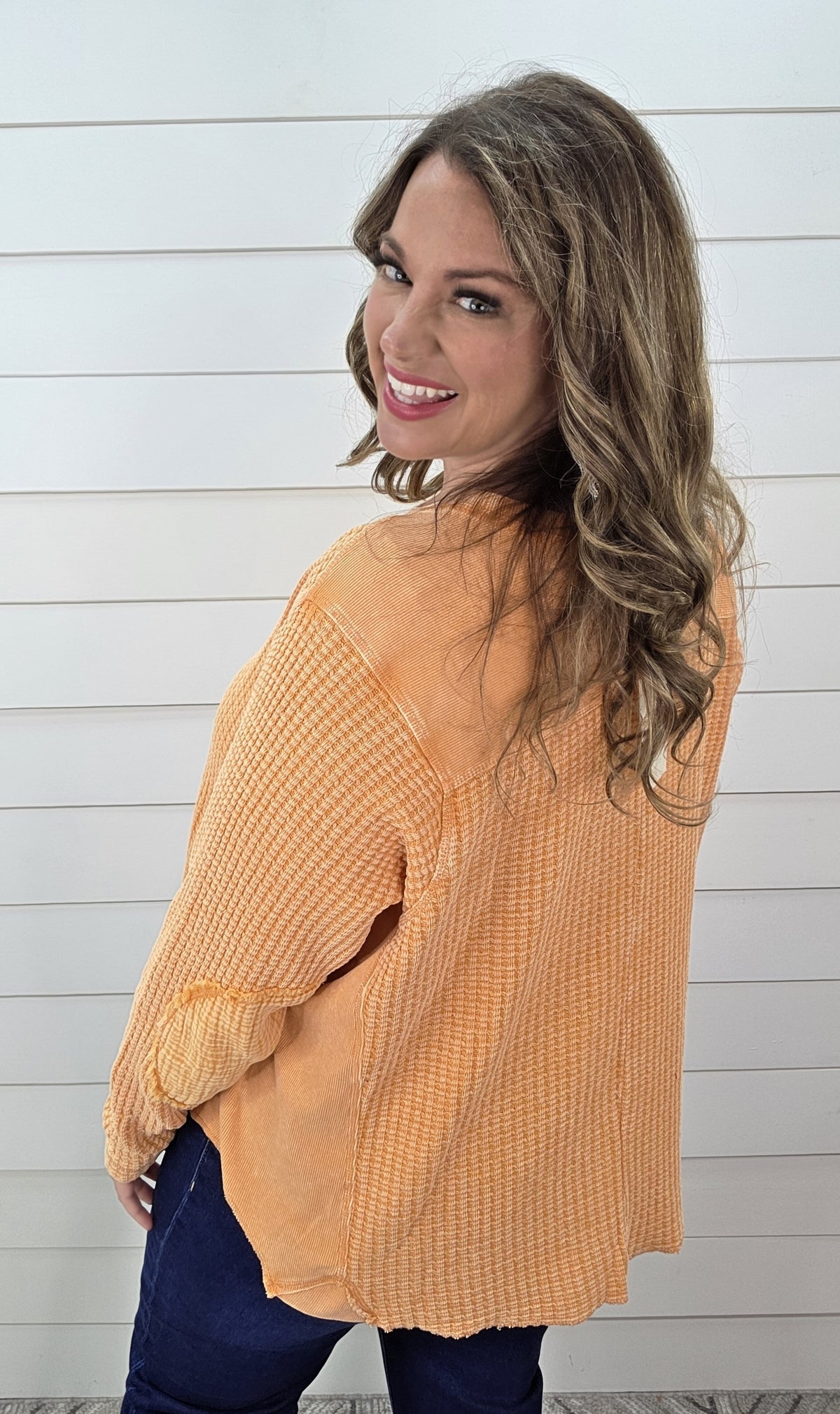 MINERAL WASH TANGERINE WAFFLE TEXTURE CONTRAST OVERSIZED TOP