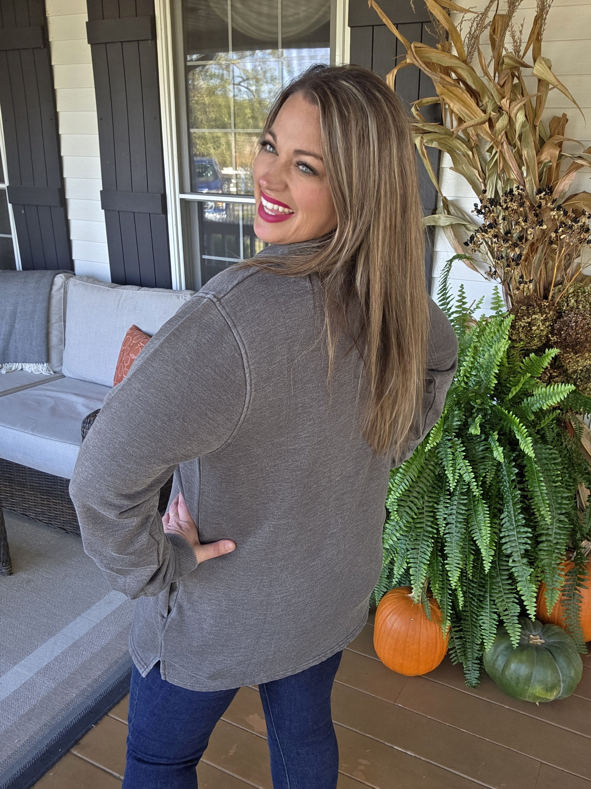 CHARCOAL MINERAL WASH QUARTER ZIP PULLOVER W/ POCKETS