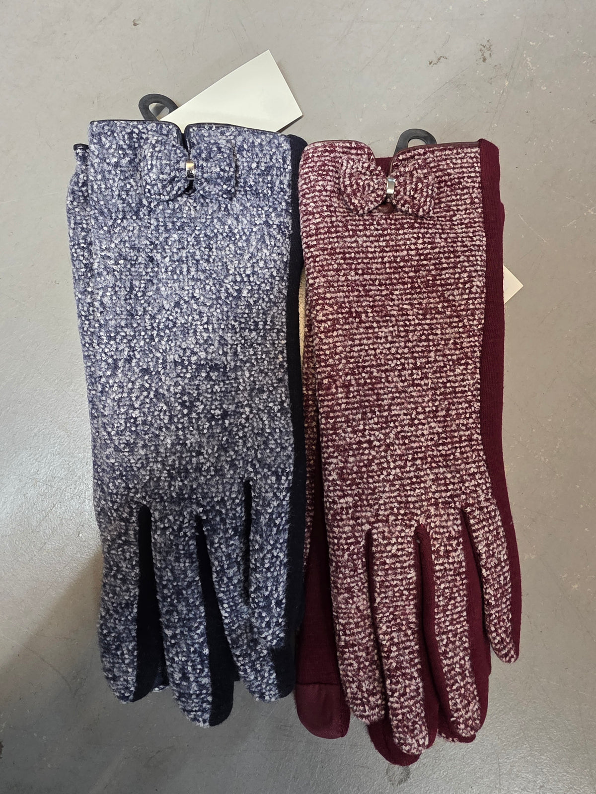 HEATHERED BOW TRIM GLOVES - 2 COLORS
