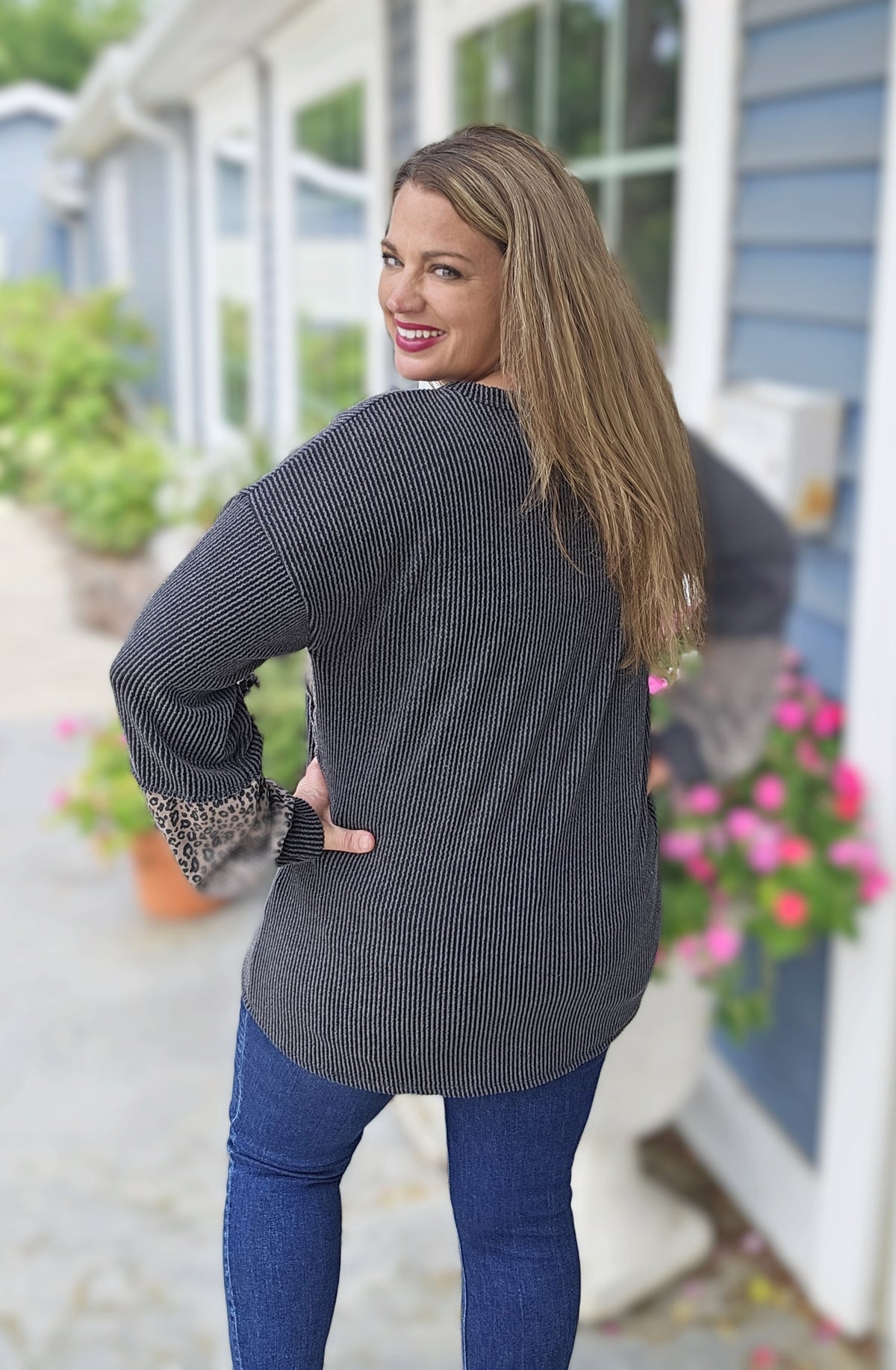 CHARCOAL RAISED RIBBED COLORBLOCK LONG SLEEVE KNIT TOP