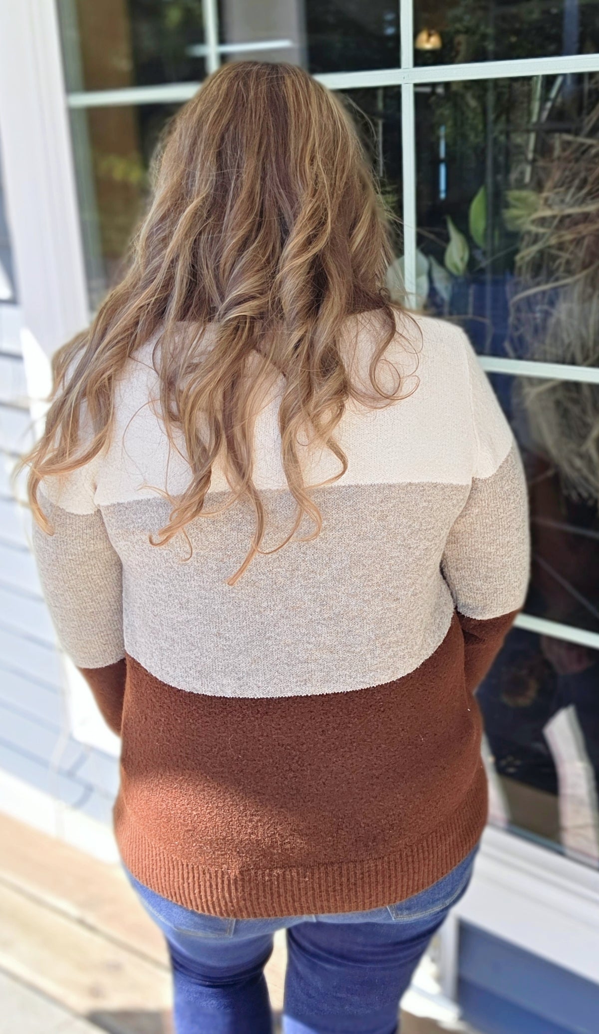 CREAM/GREY/BROWN COLORBLOCK KNIT SWEATER WITH STITCH DETAIL