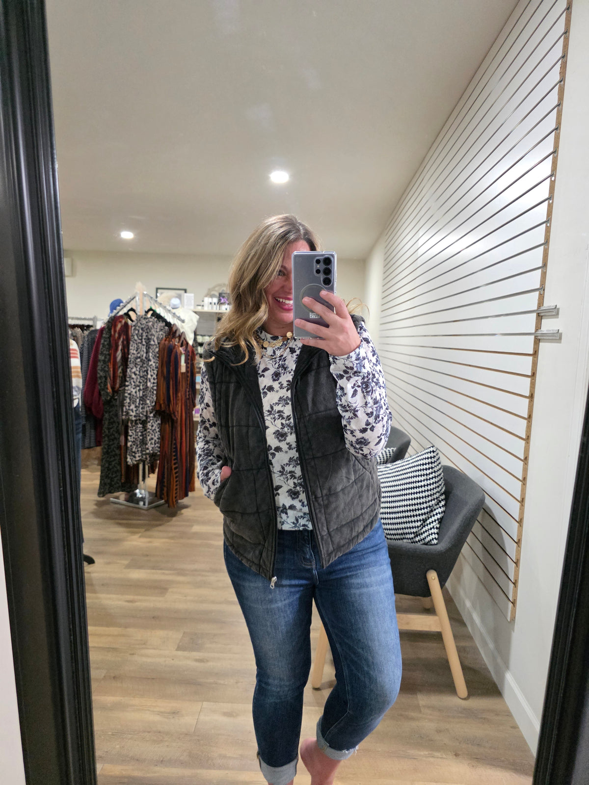 MINERAL WASH ULTRA SOFT QUILTED VEST - BLACK