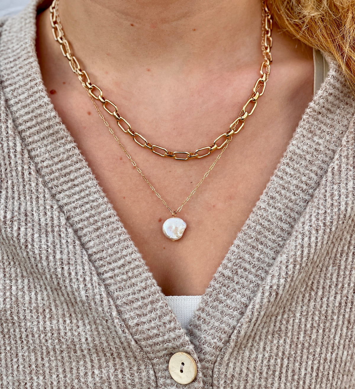 GOLD CHAIN WITH FRESHWATER PEARL CHARM