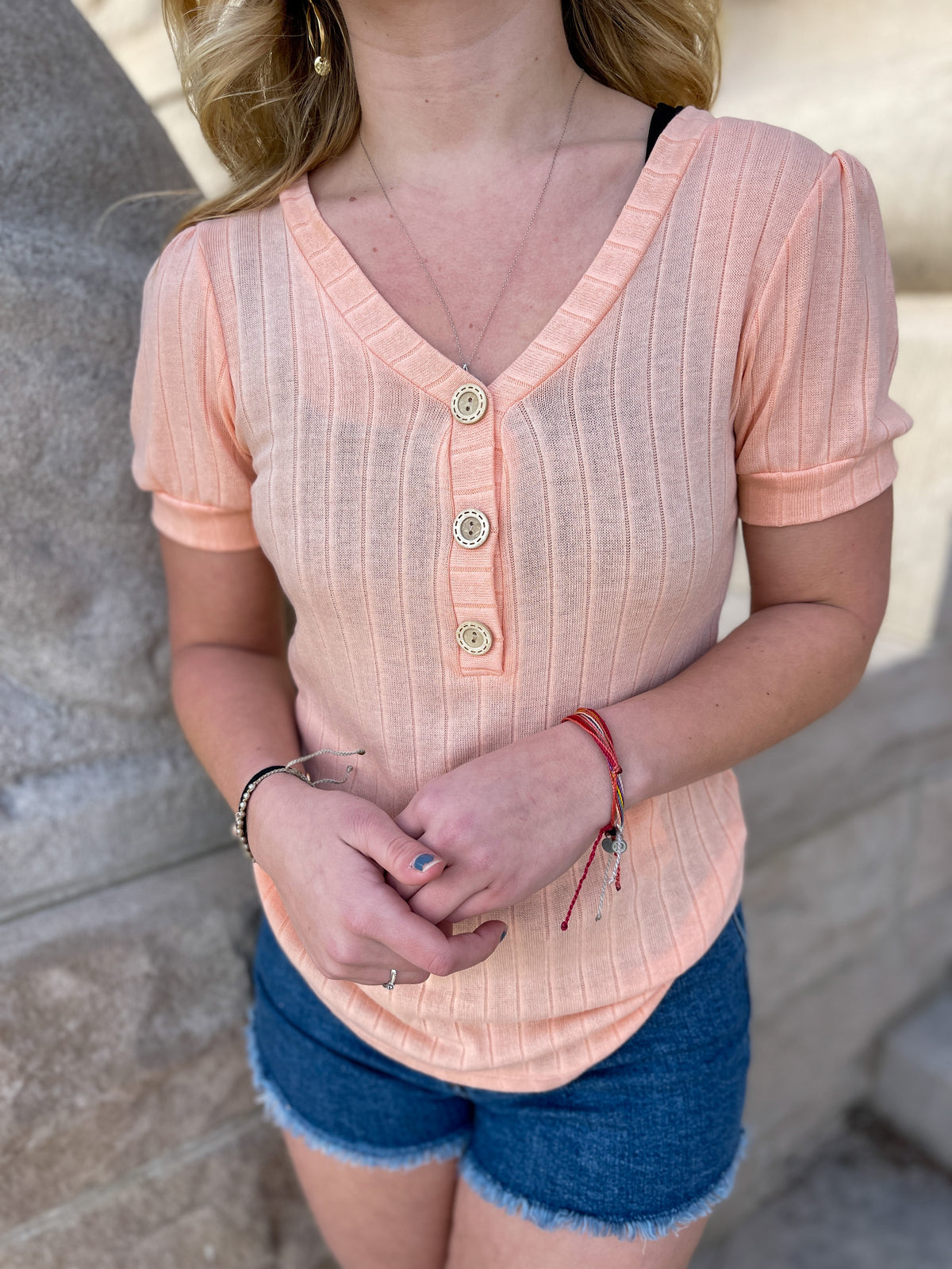 CORAL RIBBED BUTTON KNIT TOP