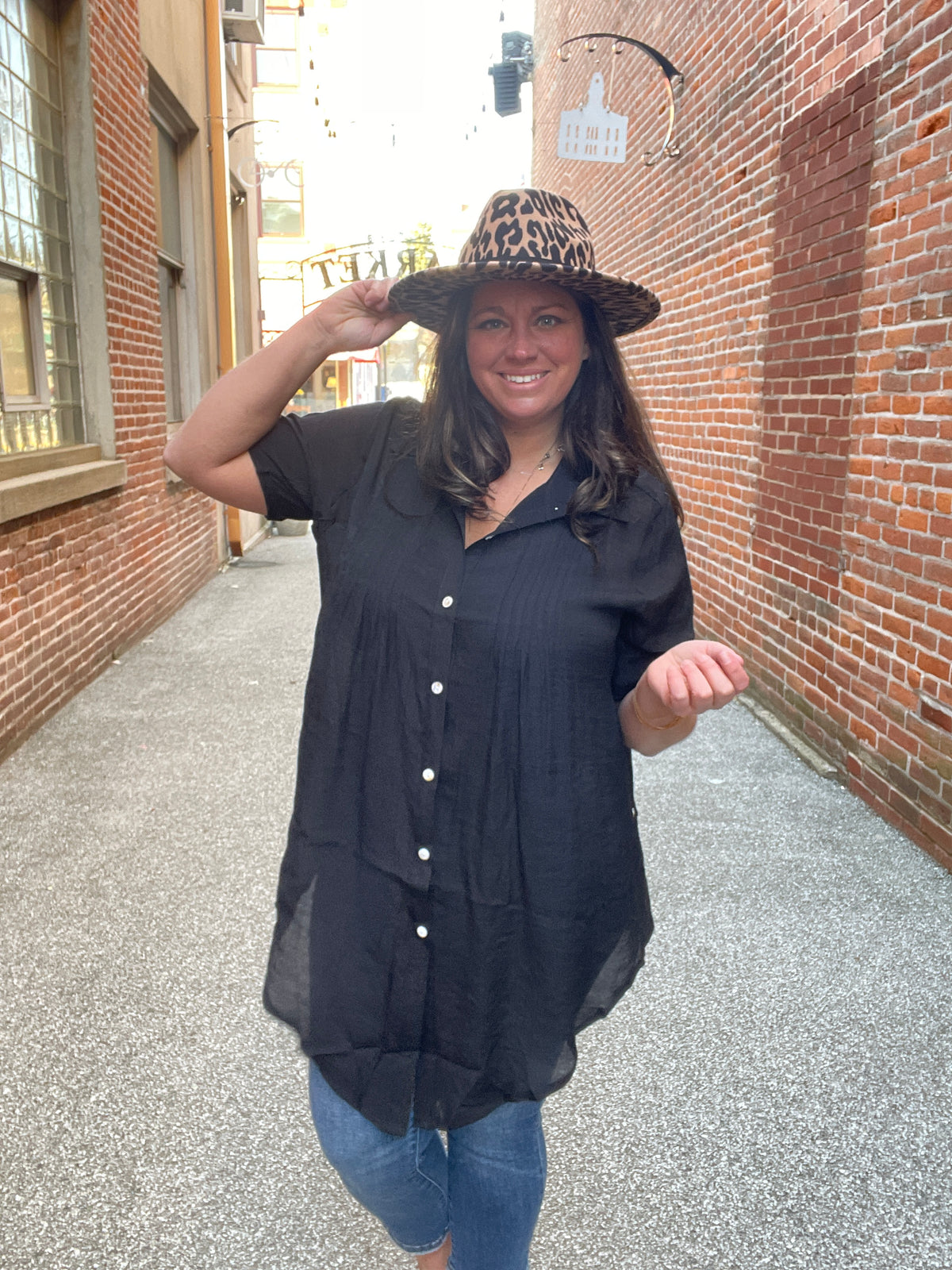 BLACK PLEATED BUTTON UP TUNIC