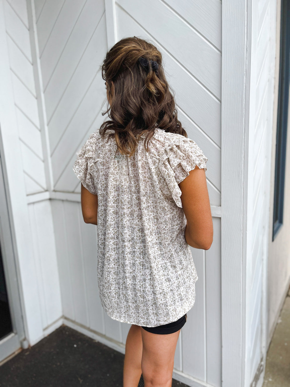 IVORY FLORAL PRINTED RUFFLE BLOUSE