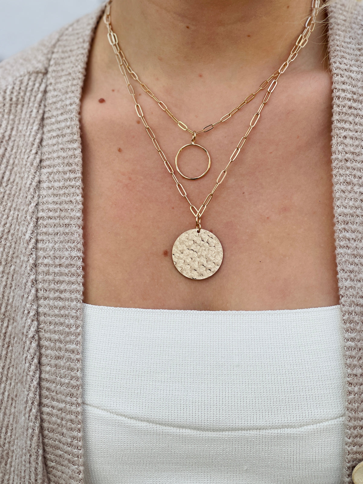 GOLD LAYERED AND HAMMERED CIRCLE NECKLACE