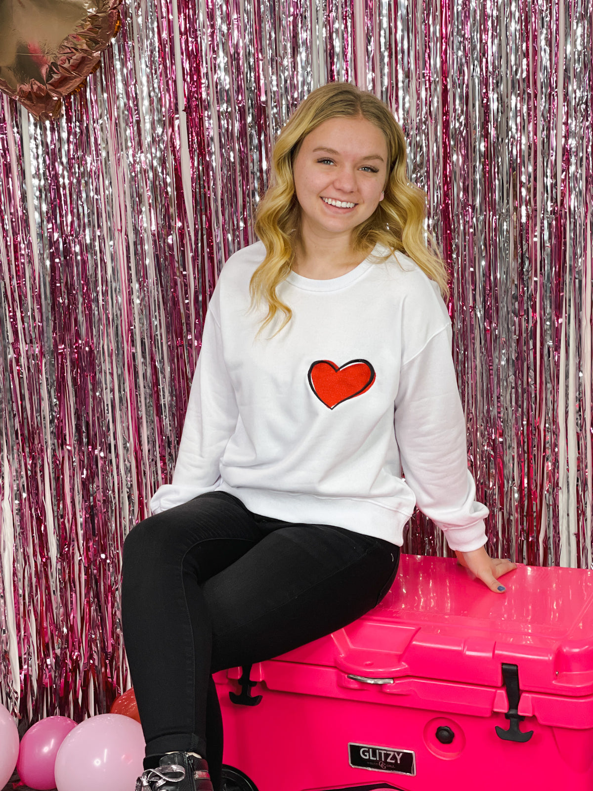 WHITE HEART SHAPED EMBROIDERED PULLOVER